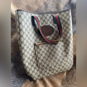 Gucci Beige Tote with Signature Green and Red Straps (rehab)